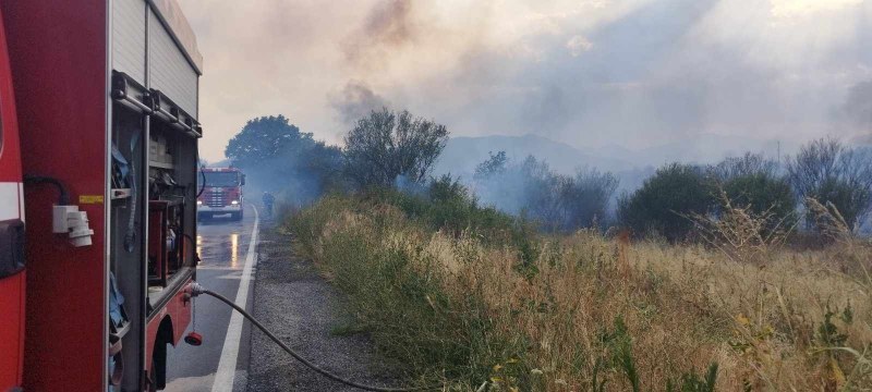 Локализираха пожара над хисарското село Михилци