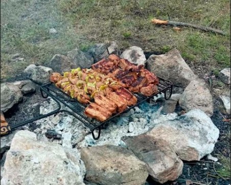 Акция край Пловдив: Петима отнесоха актове заради палене на огън по време на пикник