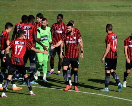 Локо призова за подкрепа за първия мач за сезона