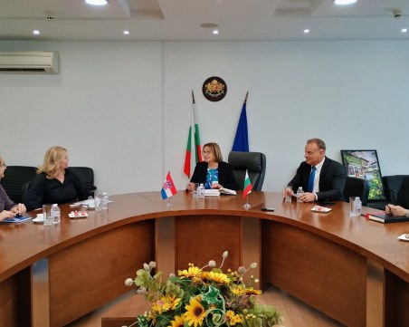 Областният управител на Пловдив се срещна с хърватската посланичка, обсъдиха влизането ни в Еврозоната