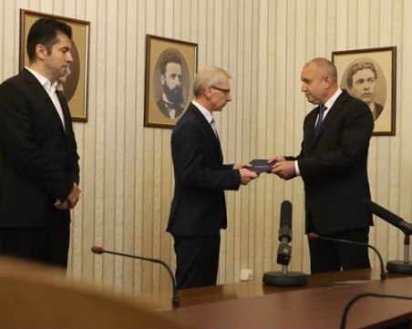 Радев се среща днес с ПП-ДБ