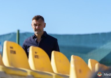 Спортният директор на Ботев Пловдив Артур Платек ще остане в