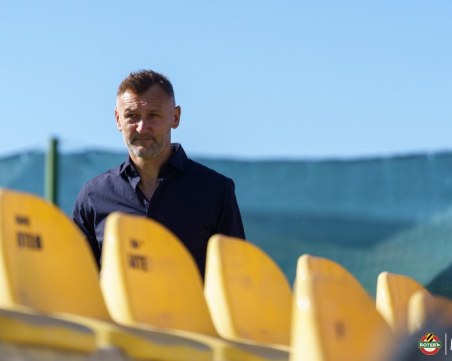 Платек остава в Ботев