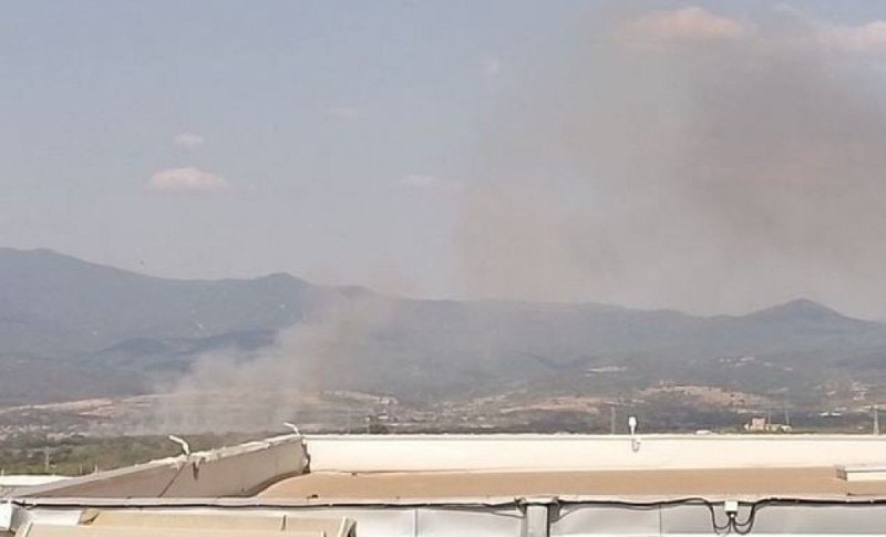 Пожар е избухнал в района между селата Каравелово и Богдан.