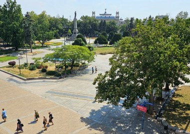 Максимална температура от 40 8 градуса на сянка е измерена към