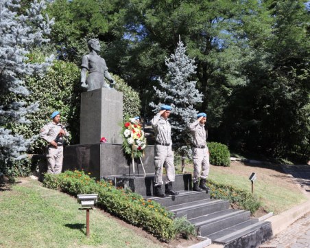 Поклон, Апостоле! Пловдив почита 187-годишнината от рождението на Васил Левски