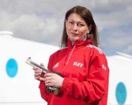 Състезателка по стрелба ще участва на 10-та Олимпиада, изравнява рекорда