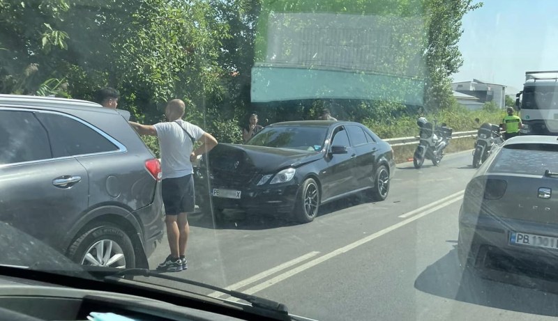 Катастрофа затапи Околовръстното до отбивката за Марково