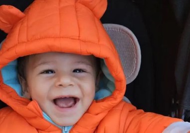 Набират средства за лечението на малкия герой Любчо от Пловдив