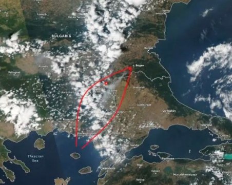 Димът от пожара в село Воден е стигнал до Егейско море
