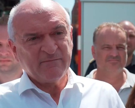 Премиерът от Отец Паисиево: Призовавам политиците да дойдат на място