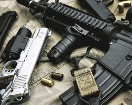 Задържаха голямо количество нелегално оръжие в Димитровград