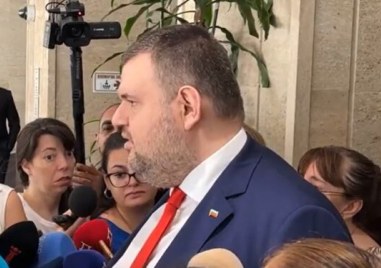 Председателят на ДПС Делян Пеевски похвали служебния премиер Димитър Главчев