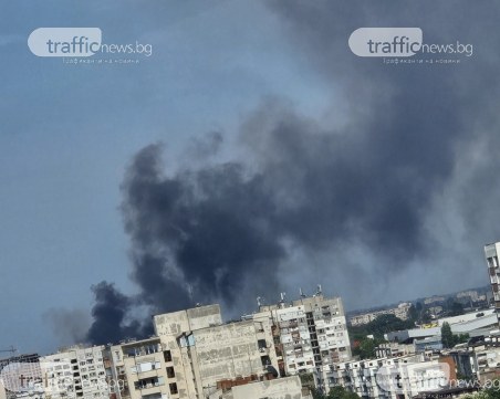 Изгорели постройки и половин квартал без ток след пожара в Столипиново