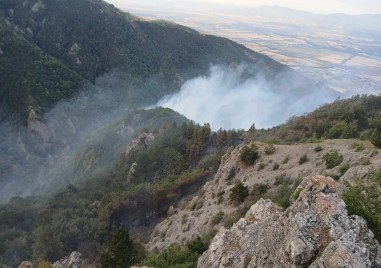 Пети ден продължава борбата с овладяването на пожарите в крайграничната община