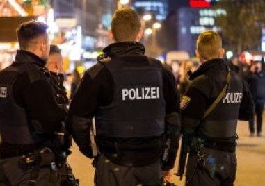 Мъж беше намушкан с нож в Германия Двама братя от