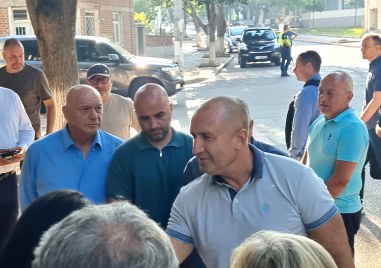 Изключително важно е да се продължи да се локализира пожара