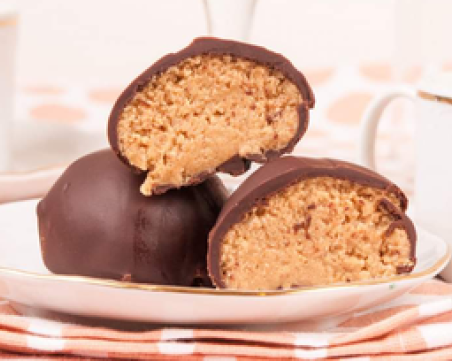 Бърза рецепта за домашни бонбони с фъстъчено масло и солени крекери