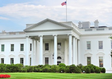 Президентът Джо Байдън снощи планираше да остане в президентската надпревара