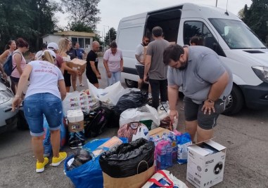 Доброволци от Бургас и Пловдив пристигнаха в село Воден за