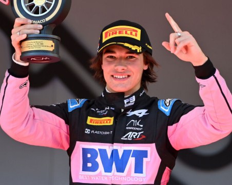 Никола Цолов с първа победа в основно състезание във Формула 3