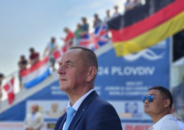 Президентът на Международната федерация по кану каяк ICF Томас Кониецко говори