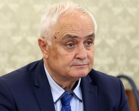 Министърът на отбраната: Новият пакет за помощ на Украйна е на финалната права