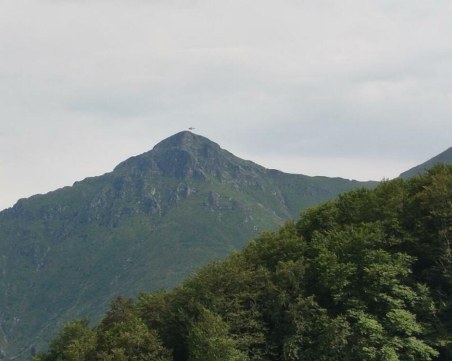 Починаха ударените от мълния мъж и дете в Стара планина