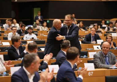 Евродепутатът от ДПС Обнови Европа ИлханКючюк е новият председател на Комисията