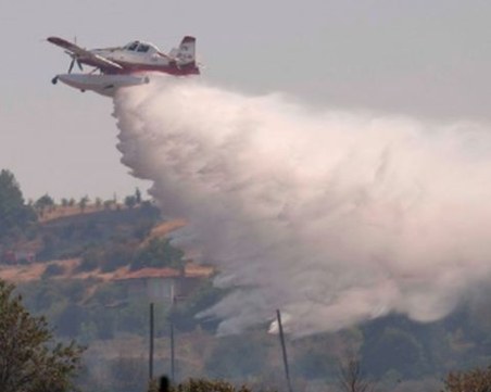 Пожарът в Гърция продължава - все по-близо до границата