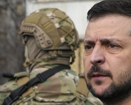 Зеленски внесе законопроекти за удължаване на военното положение и за обща мобилизация в армията