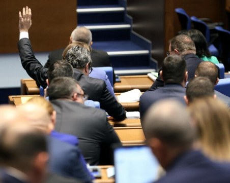 Директорът на ДАНС и председателят на НАП не се явиха в комисията за 