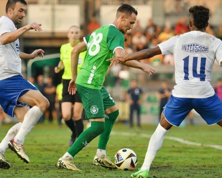 Хебър обеща, че ще оправи терена, поиска смяна на две домакинства