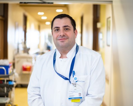 Кардиохирургът д-р Асен Келчев: 25% от операциите ни през 2024 г са с малък разрез