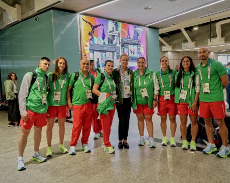 Председателят на БОК Стефка Костадинова пристигна в олимпийската столица