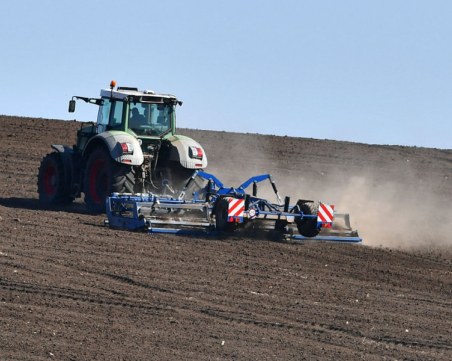Забраниха земеделските дейности в Пазарджишко до края на август