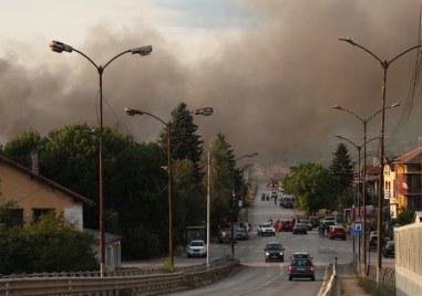 Нямаме представа на какво се дължи пожарът в склада за