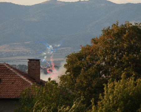 10 водоноски, поне две машини тип „котка” и няколко машини на военните са в Елин Пелин