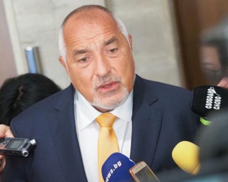 Борисов: Парламентът се ползва само за безплатна изява по медиите