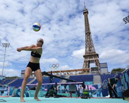 Драконовски мерки и опустели улици в Париж преди откриването на Олимпийските игри