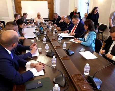 Комисията за Нотариуса и Еврото ще изслуша Делян Пеевски, Христо Иванов и Лозан Панов