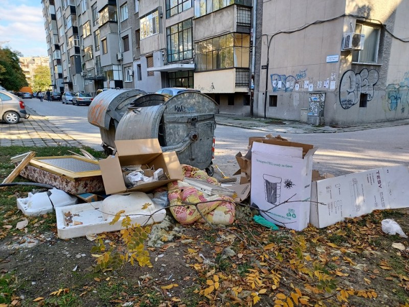 Събират стари мебели по график в кварталите на Пловдив