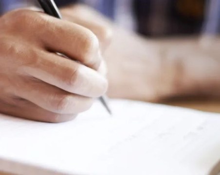 Мъж написа сам искова молба за развод, иска си обрано само изпитата ракия