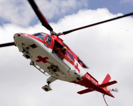 Чужденец пострада в Пампорово, транспортираха го до болница с хеликоптер