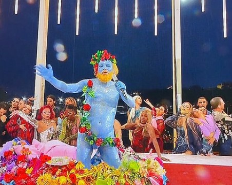 Организаторите на шоуто в Париж се извиниха на християнската общност