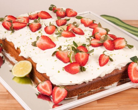 Рецепта за свежа торта с ягоди