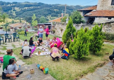 Цветно настроение завладя през уикенда пловдивското село Лилково Малки и
