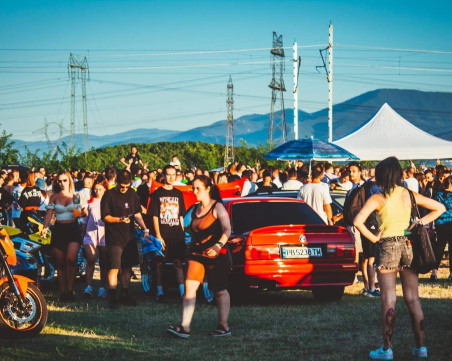 Доброто е заразно! Благотворителна автосбирка събра над 16 000 лв. за лечението на Цвети