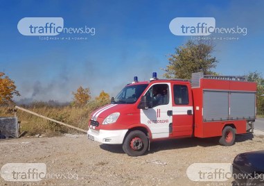 Пожар избухна в Карловско От полицията съобщават че се спирадвижението