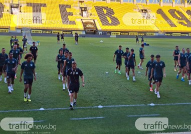 Отборът на Панатинайкос тренира на Колежа преди сблъсъка с Ботев